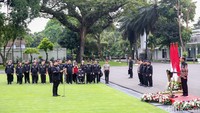 Jokowi berharap para atlet optimistis dan semangat dalam bertanding melawan atlet mancanegara. Ia juga berharap bendera Indonesia dikibarkan di arena Olimpiade.