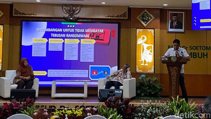 Pembahasan tentang ancaman siber di RSUD Dr Soetomo Surabaya.