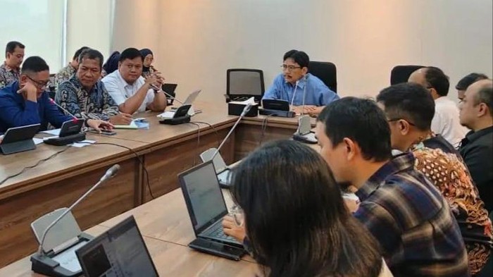 Penyelesaian jalan tol di Sumatera Selatan, khususnya ruas Palembang-Betung dibahas Pemkab Banyuasin dengan PT Hutama Karya di Jakarta. Sekretaris Daerah Banyuasin, Erwin Ibrahim meminta penyelesaian pembangunan jalan tol sesuai schedule yang telah ditetapkan.