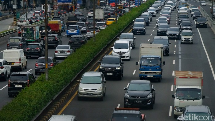 Arteri Jagorawi Jumat Pagi: Hambatan di Cawang, Bogor ke Jakarta Mengalir Deras