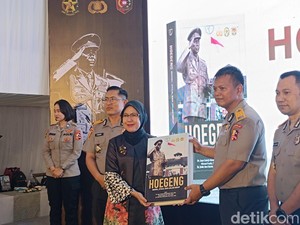 Cerita Penulis di Balik Buku Hoegeng: Moral, Etika, dan Jalan Hidup