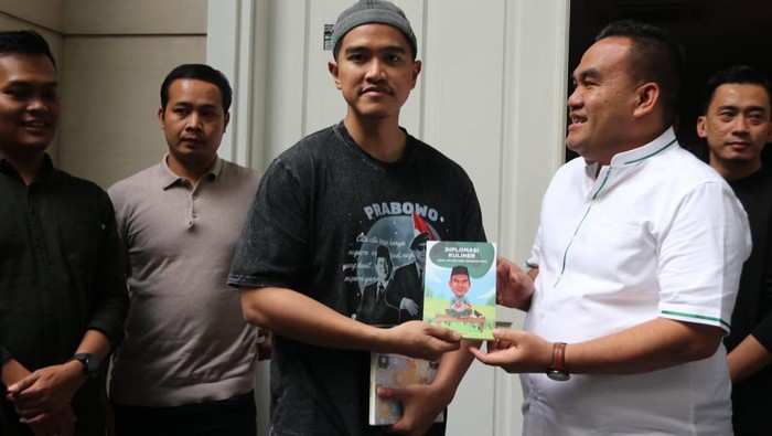 Petahana Bupati Blora Arief Rohman menemui Ketum PSI Kaesang Pangarep