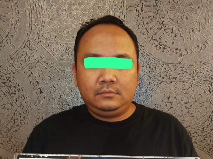 Polisi menangkap mantan pegawai bank digital yang menggasak dana nasabah hingga Rp 1,3 miliar. Pelaku membuka rekening nasabah yang dibekukan (diblokir). (dok Ist)
