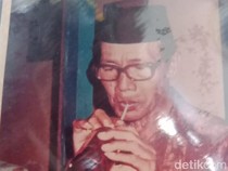 Kisah Ebuh, Tukang Cukur Langganan Bung Karno di Bali