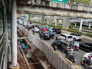 4 Fakta Proyek Galian di Kuningan Jaksel Bikin Macet di Mana-mana