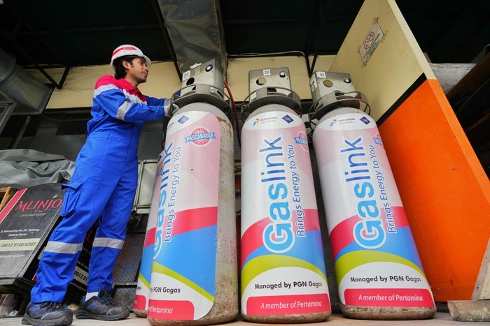 PT PGN Tbk selaku Subholding Gas Pertamina bersama anak usahanya PT Gagas Energi Indonesia (Gagas) memperluas pemanfaatan gas bumi melalui metode beyond pipeline
