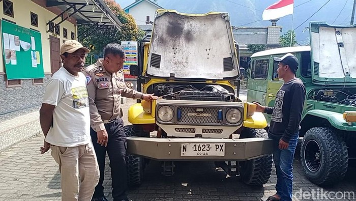 Ramp Check terhadap jeep yang disediakan warga di Bromo.