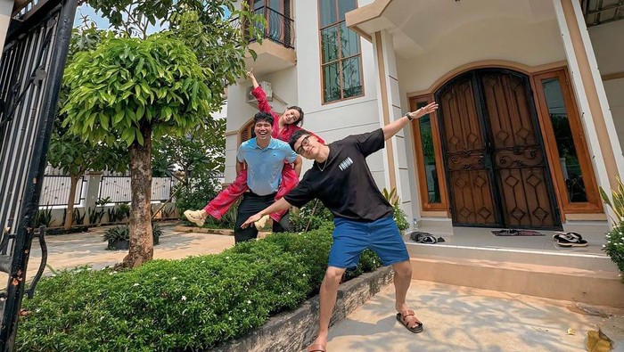 Rumah baru Frans Faisal.
