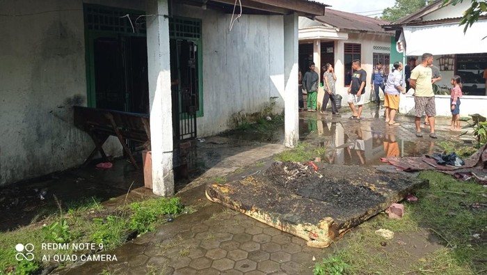 Rumah di Lubuklinggau terbakar akibat sang pemilik (Ishar) membakar sampah didalam rumahnya