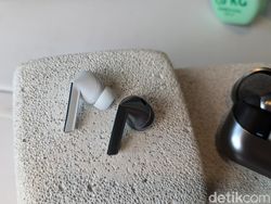 Wujud Samsung Galaxy Buds 3 yang Kini Bertangkai