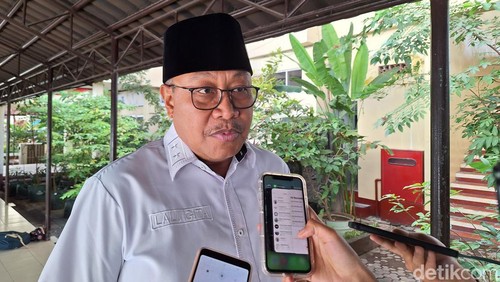 Sekda Provinsi NTB Lalu Gita Ariadi saat diwawancarai, Rabu (10/7/2024).