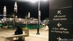 Gemerlap Jalur Pedestrian Masjid Nabawi-Quba Malam Hari