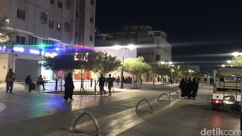 Suasa pedestrian Quba di Madinah, Selasa (9/7/2024).