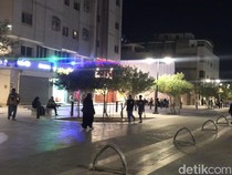 Gemerlap Jalur Pedestrian Masjid Nabawi-Quba Malam Hari