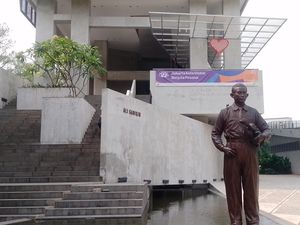 Seni Lawan Tirani, Seniman hingga Musisi Kumpul di TIM