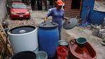 Warga Meksiko Antre Air Bersih dari Truk Tangki