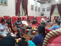 Terganggu Lalu-lalang Truk Proyek Tol Saat Rob, Warga Demak Mengadu ke Bupati