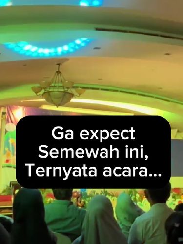 Acara wisuda anak TK mendadak jadi atensi warganet di media sosial.