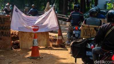 Ada Galian, Jalan Adiaksa Arah Lebak Bulus Tersendat