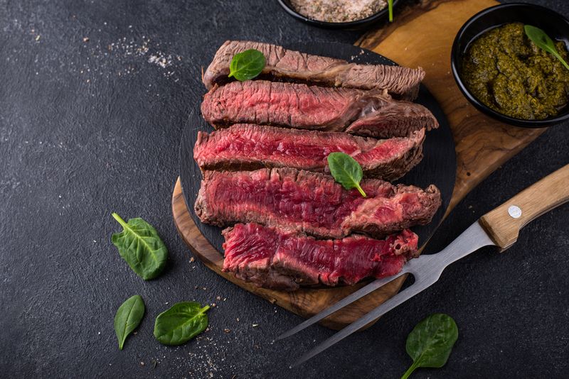 Apakah Muslim Boleh Konsumsi Daging Mentah? Ini Penjelasanya