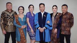 Azriel Hermansyah Wisuda S1 Bikin Haru Didampingi Kris Dayanti dan Ashanty