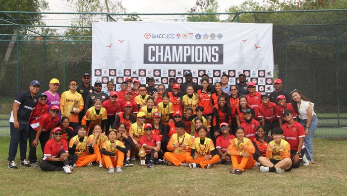 Timnas Putri Indonesia berhasil mengukuhkan diri sebagai juara dalam Turnamen Cricket Bali Bash International (BBI) Womens Tri-Series 2024.