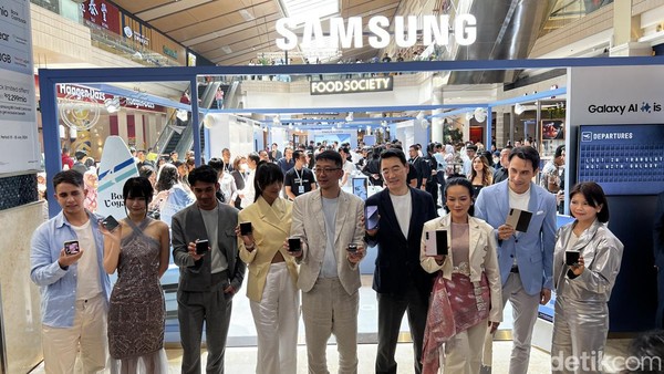Aksi Anya Geraldine Sampai Reza Rahadian di Samsung Galaxy Experience Space