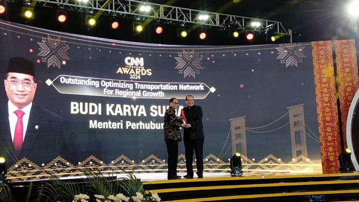 Ini Para Penerima CNN Indonesia Awards 2024 CNN Indonesia Awards ketiga sukses digelar di Palembang, Sumatra Selatan, Rabu (10/7/2024) malam. Ajang penghargaan bertema