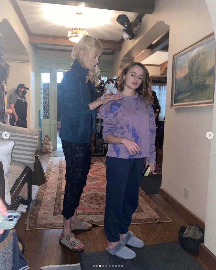 Kebersamaan Joey King dan Nicole Kidman di lokasi syuting.