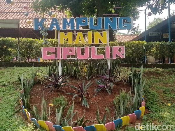 Kampung Main Cipulir, Tempat Liburan Terpencil yang Ramai Dikunjungi