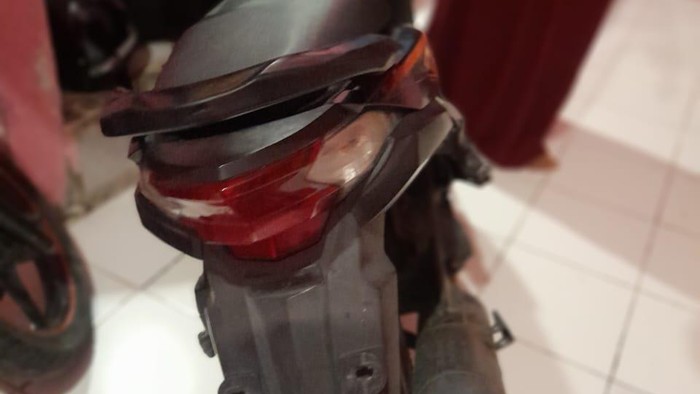 Kondisi motor curian yang telah dikembalikan pelaku di rumah pemilik motor, Sentolo, Kulon Progo, Rabu (10/7).