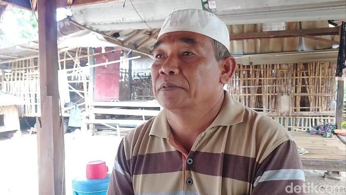 Lalu Iskandar saat ditemui awak media di kediamannya, di Jangkih Jawa, Praya Barat, Lombok Tengah, Kamis (11/7/2024).