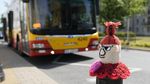 Unik! Tiang Pembatas Jalan di Polandia Ini Pakai Kostum Karakter