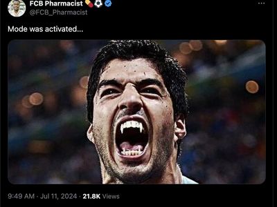 Luis Suarez Mau Gigit Pemain Lawan? Memenya pun Bermunculan