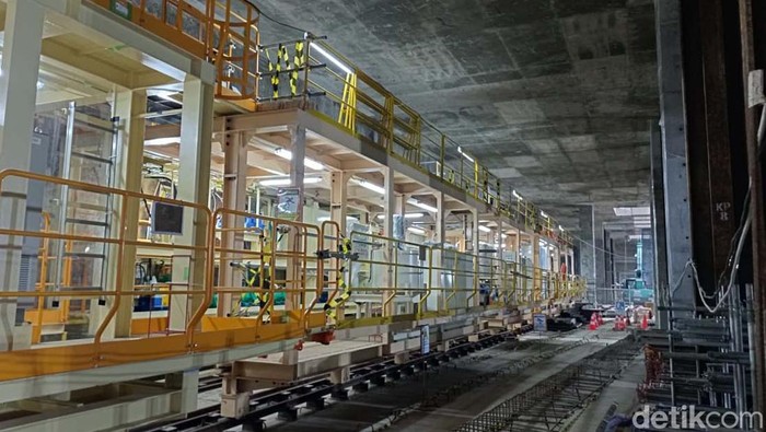 Stasiun MRT Glodok-Kota adalah stasiun yang masuk dalam proyek pembangunan Fase 2A MRT Jakarta Bundaran-HI Kota. Yuk lihat proses pembangunannya.