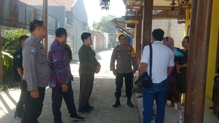 Monyet liar serang balita di Gresik