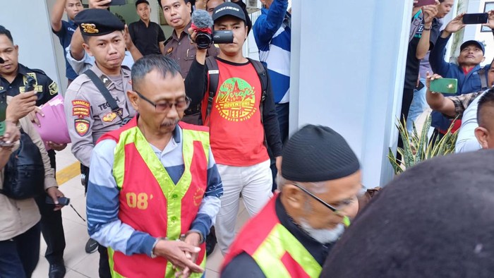 Para tersangka koruptor proyek SKS di Lamongan