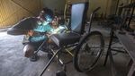 Perajin di Sukoharjo Produksi Kursi Roda Adaptif Standar WHO
