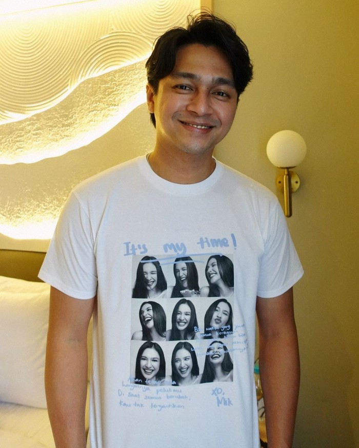 Potret Romantis Deva Mahenra Susul Istri Pakai Kereta ke Yogya