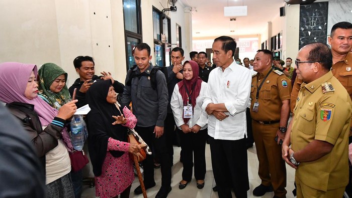 Presiden Joko Widodo (Jokowi) mengunjungi RSUD Bob Bazar (Foto: Vico - Biro Pers Sekretariat Presiden)