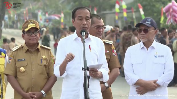 Presiden Jokowi Resmikan Inpres Jalan Daerah di Provinsi Lampung, Lampung Utara, Kamis (11/7/2024). (Tangkapan Layar Youtube Sekretariat Presiden)