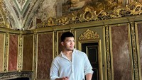 Saaih tampak mengunjungi Pasar Barito. Di sana ia melepaskan burung berjenis love bird setelah dibeli dari penjual hewan. Aksinya justru dikecam oleh pecinta burung. Foto: Instagram/saaihalilintar