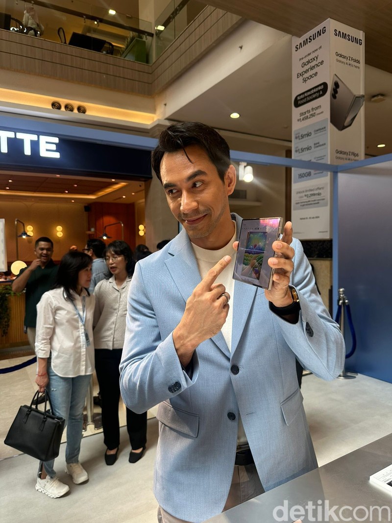 Darius Sinathrya Galaxy Experience Space