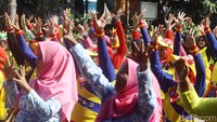 Senam kreasi ini menjadi bagian dari Festival Olahraga Rakyat (FOR) yang dilakukan di sejumlah kecamatan di Jakarta.