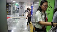 Di sini penumpang akan merasakan sensasi horor dan menyeramkan diserang Zombie seperti di film.