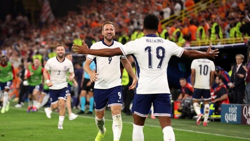 DORTMUND, GERMANY - JULY 10: Ollie Watkins of England celebrates victory with Harry Kane after the UEFA EURO 2024 semi-final match between Netherlands and England at Football Stadium Dortmund on July 10, 2024 in Dortmund, Germany. (Photo by Alex Livesey/Getty Images)