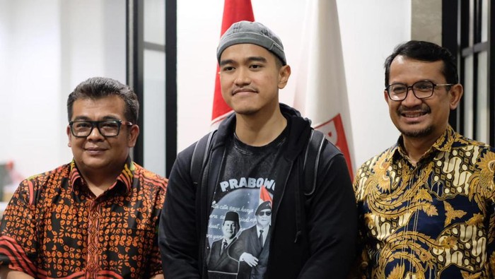 Yudi-Helmi berfoto dengan Kaesang