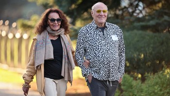 Barry Diller, Ketua IAC, dan Perancang busana Diane von Furstenberg, menghadiri Konferensi Media dan Teknologi Sun Valley tahunan Allen and Co. di Sun Valley Resort di Sun Valley, Idaho, AS.