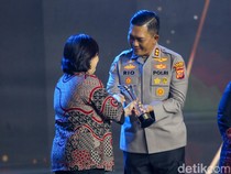 AKBP Rio Raih Hoegeng Awards 2024 Polisi Pelindung Perempuan dan Anak