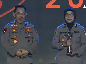 AKBP Sri Wahyuni Raih Hoegeng Awards 2024 Kategori Polisi Berintegritas